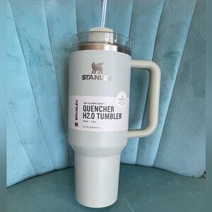Stanley Quencher 40oz H2.0 Tumbler - Taupe, NWT
